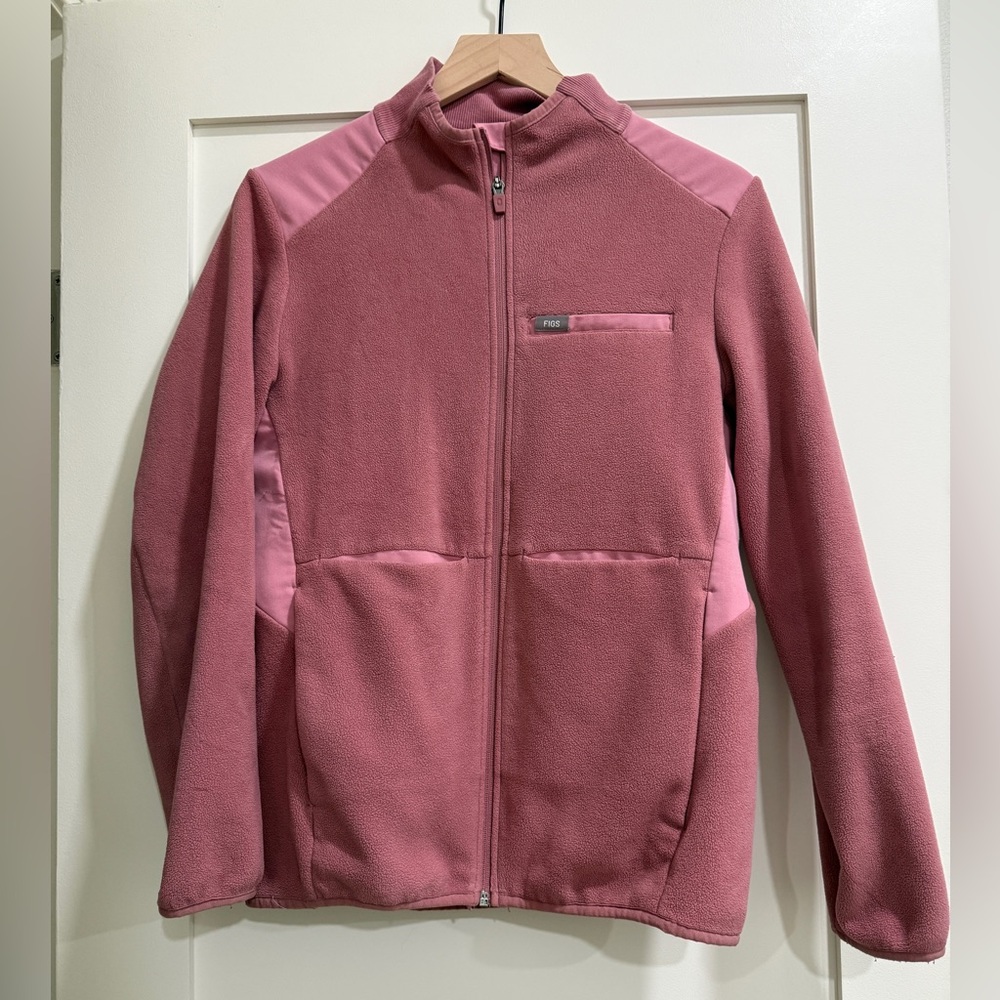 Figs Scrubs Women’s On Shift Fleece Jacket - Chalk Pink